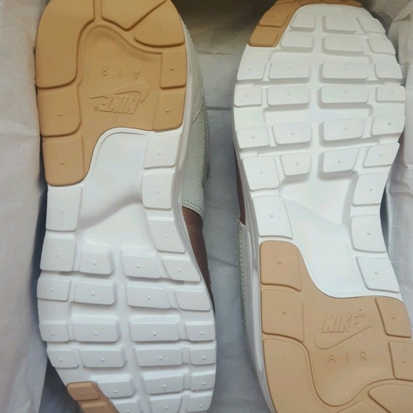 🆕️Women's Nike Air Max 1 Ultra SE (Size 7.5)😍 - Picture 8 of 8